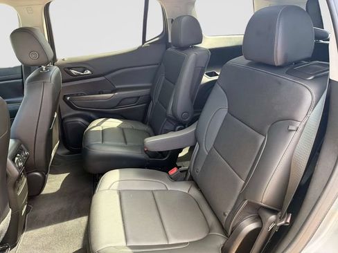 Used 2023 GMC Acadia SLT w/ Preferred Package FWD image 15