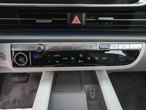 Used 2024 Hyundai Ioniq 6 SEL AWD/4WD image 26