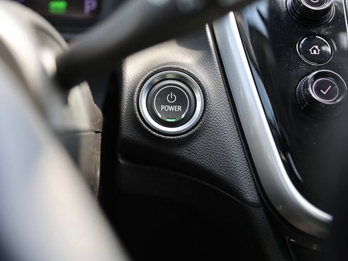 Used 2023 Chevrolet Bolt EUV LT w/ Comfort Package FWD image 31