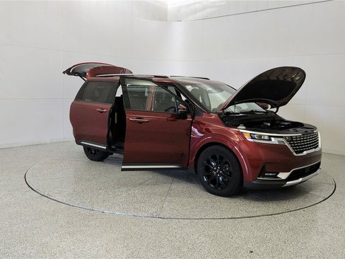 Used 2022 Kia Carnival SX Prestige FWD image 9