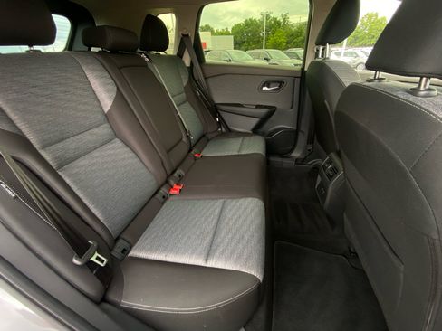 Used 2023 Nissan Rogue SV AWD/4WD image 11