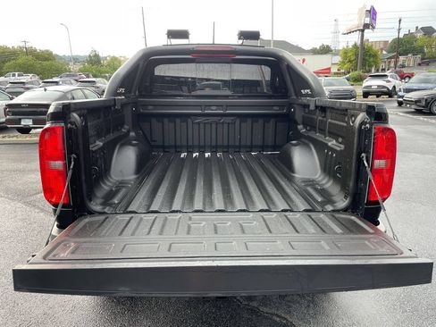 Used 2021 Chevrolet Colorado ZR2 w/ ZR2 Midnight Special Edition AWD/4WD image 35