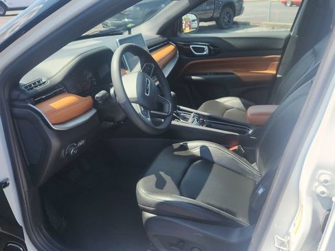 Used 2025 Jeep Compass Limited AWD/4WD image 17
