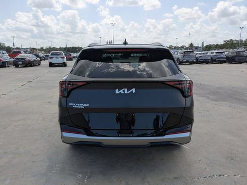 Certified 2026 Kia Sportage SX FWD image 7