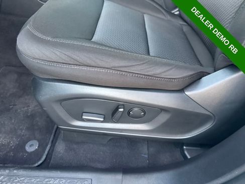 Used 2023 Ford Explorer XLT image 28