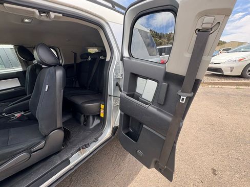 Used 2007 Toyota FJ Cruiser 4WD image 30