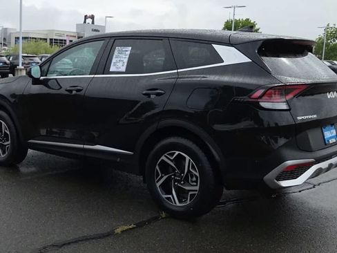 Used 2023 Kia Sportage LX AWD/4WD image 6