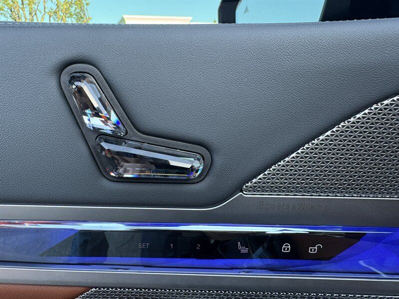 Used 2025 BMW i7 eDrive50 w/ M Sport Package RWD image 22
