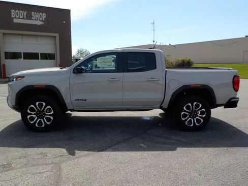 Used 2026 GMC Canyon AT4 w/ Nightfall Essentials Package AWD/4WD image 8