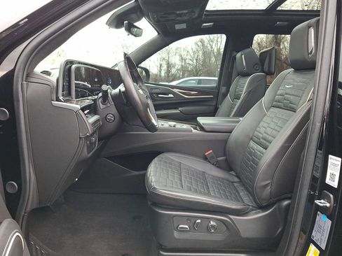 Certified 2024 Cadillac Escalade Sport Platinum w/ LPO, ONYX Package image 14