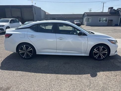 Used 2022 Nissan Sentra SR w/ Electronics Package FWD image 4