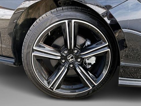 Used 2024 Honda Accord Sport image 9