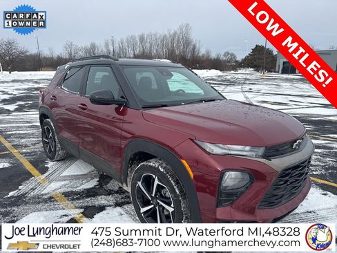 Used 2023 Chevrolet TrailBlazer RS w/ Sun and Liftgate Package image 2
