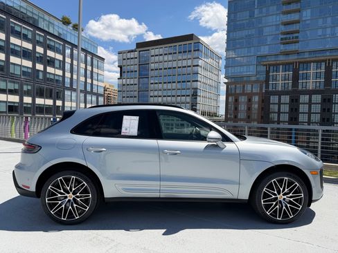 Used 2026 Porsche Macan AWD/4WD image 8