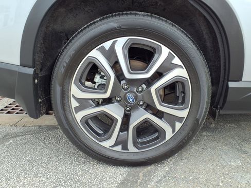 Certified 2025 Subaru Ascent Limited image 5