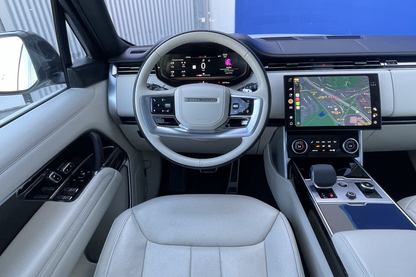 Used 2023 Land Rover Range Rover Long Wheelbase Autobiography AWD/4WD image 4