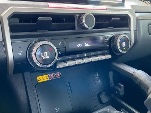 Used 2024 Toyota Tacoma 4x4 Double Cab Hybrid image 33