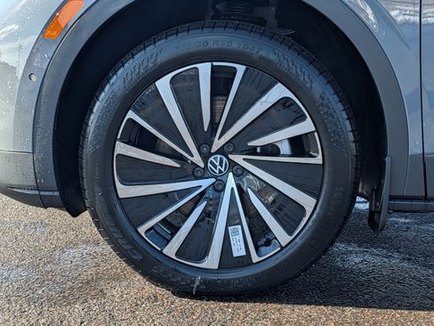 New 2026 Volkswagen ID.4 Pro image 3