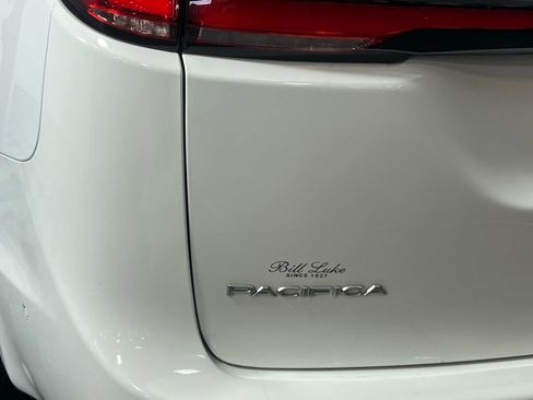Used 2022 Chrysler Pacifica Pinnacle image 13