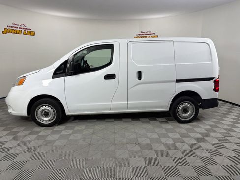 Used 2021 Nissan NV200 S w/ Back Door Glass Package image 2