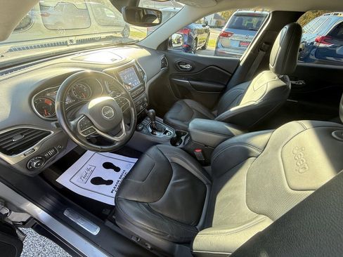 Used 2020 Jeep Cherokee Limited image 14