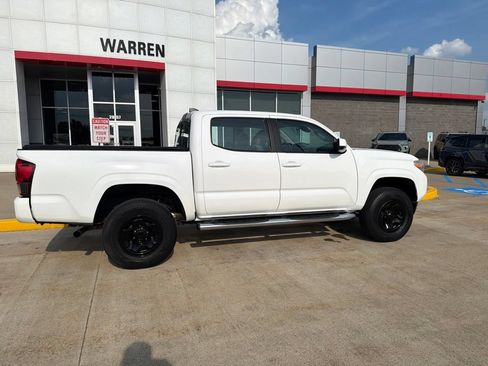 Used 2018 Toyota Tacoma SR w/ SR Convenience Package AWD/4WD image 12