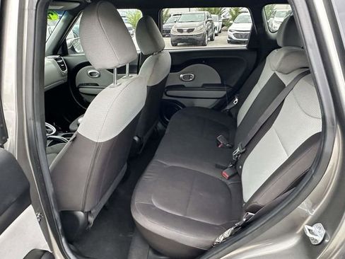 Used 2016 Kia Soul FWD image 19