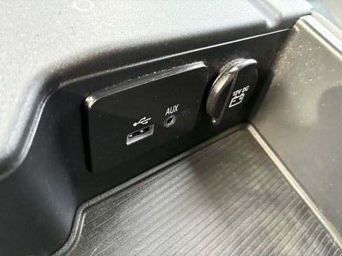 Used 2017 RAM 2500 Tradesman w/ Chrome Appearance Group image 14