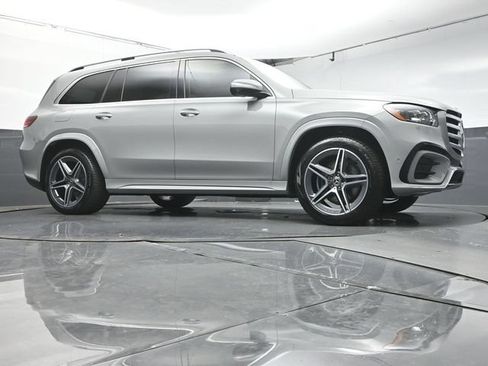 Certified 2026 Mercedes-Benz GLS 450 4MATIC image 33
