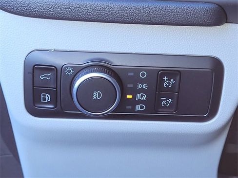 Used 2023 Ford Escape SE w/ Class II Trailer Tow Package image 17