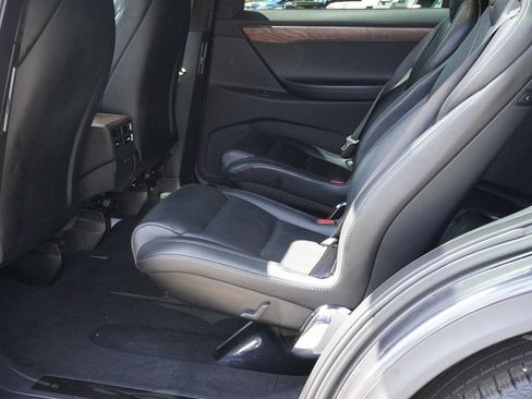 Used 2020 Tesla Model X Long Range AWD/4WD image 31