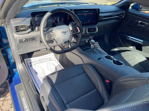 Used 2024 Ford Mustang Premium image 6