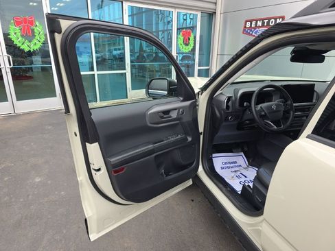 New 2025 Ford Bronco Sport Outer Banks w/ Sasquatch Outer Banks Package image 9