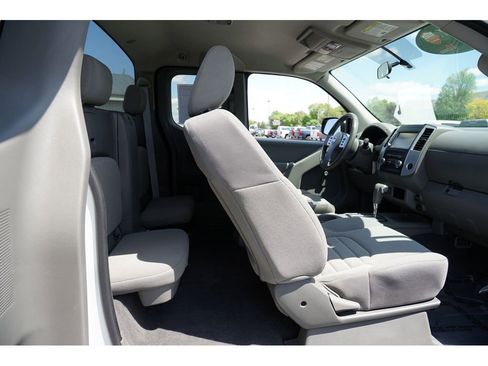 Used 2019 Nissan Frontier S image 25