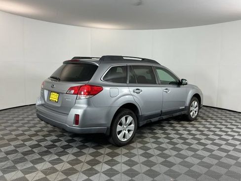 Used 2010 Subaru Outback 2.5i Premium AWD/4WD image 5