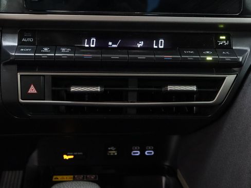 Used 2025 Toyota Camry LE FWD image 19