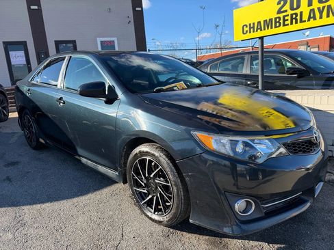 Used 2013 Toyota Camry L image 2