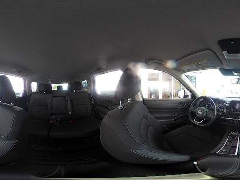 Used 2025 Nissan Pathfinder SV FWD image 44