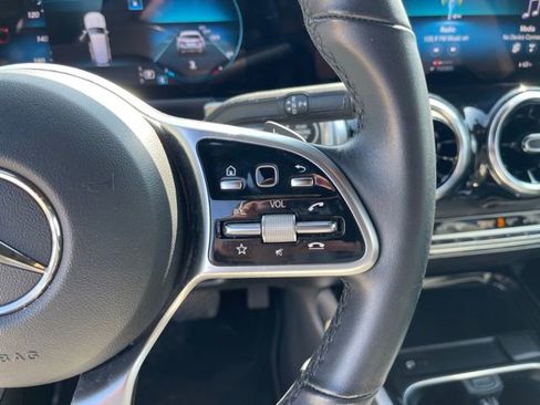 Used 2023 Mercedes-Benz GLB 250 4MATIC w/ Premium Package image 16