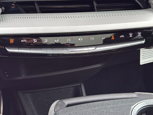 New 2026 Cadillac Optiq Luxury 2 image 21