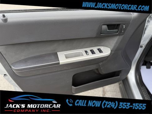 Used 2010 Ford Escape XLT image 23
