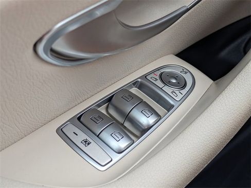 Used 2023 Mercedes-Benz E 350 Sedan image 19