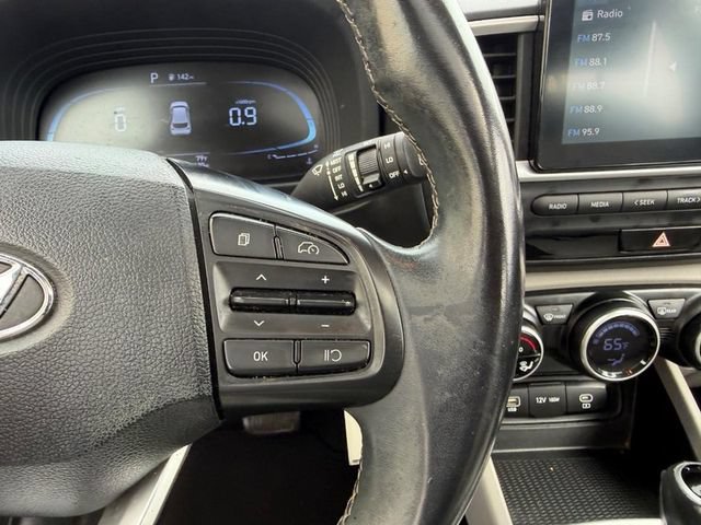 Certified 2023 Hyundai Venue SEL FWD image 12