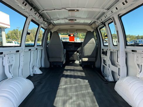 Used 2017 Chevrolet Express 2500 image 35