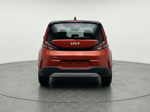 Used 2025 Kia Soul LX w/ LX Technology Package FWD image 7
