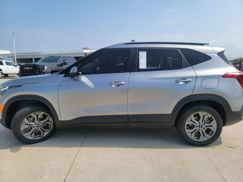 Used 2024 Kia Seltos S AWD/4WD image 4