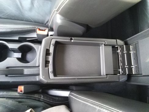 Used 2010 Dodge Avenger R/T image 14