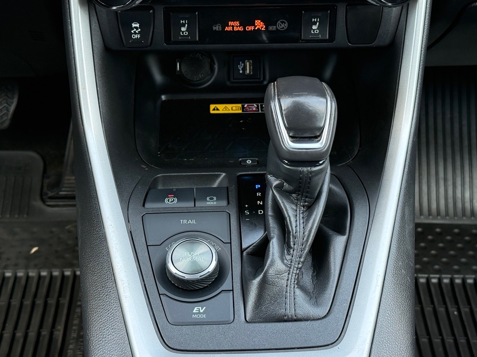 Used 2023 Toyota RAV4 XSE AWD/4WD image 26