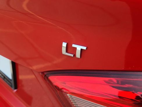Used 2018 Chevrolet Cruze LT w/ Convenience Package FWD image 13