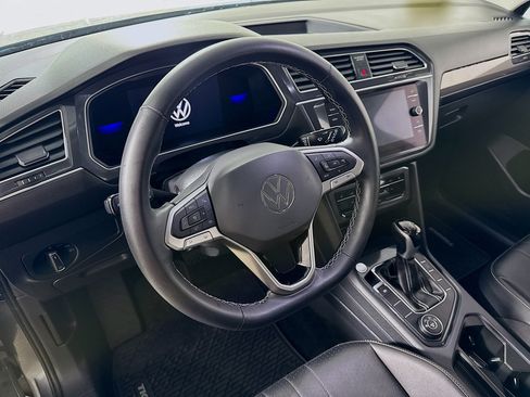 Used 2022 Volkswagen Tiguan SE AWD/4WD image 11
